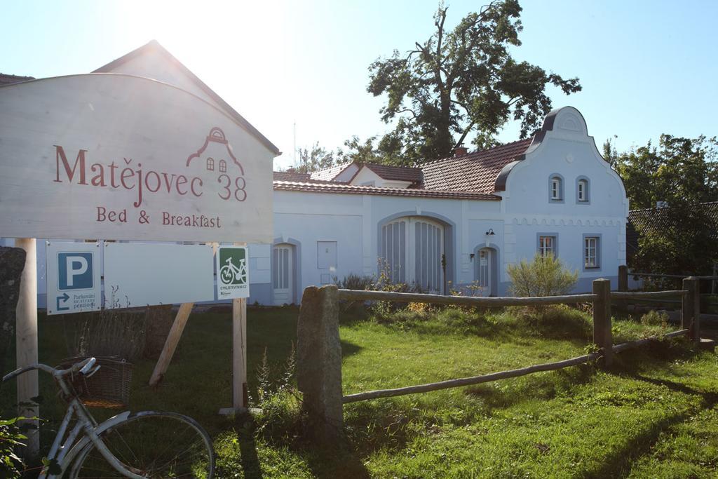 Matejovec38 Acomodação com café da manhã Slavonice Exterior foto